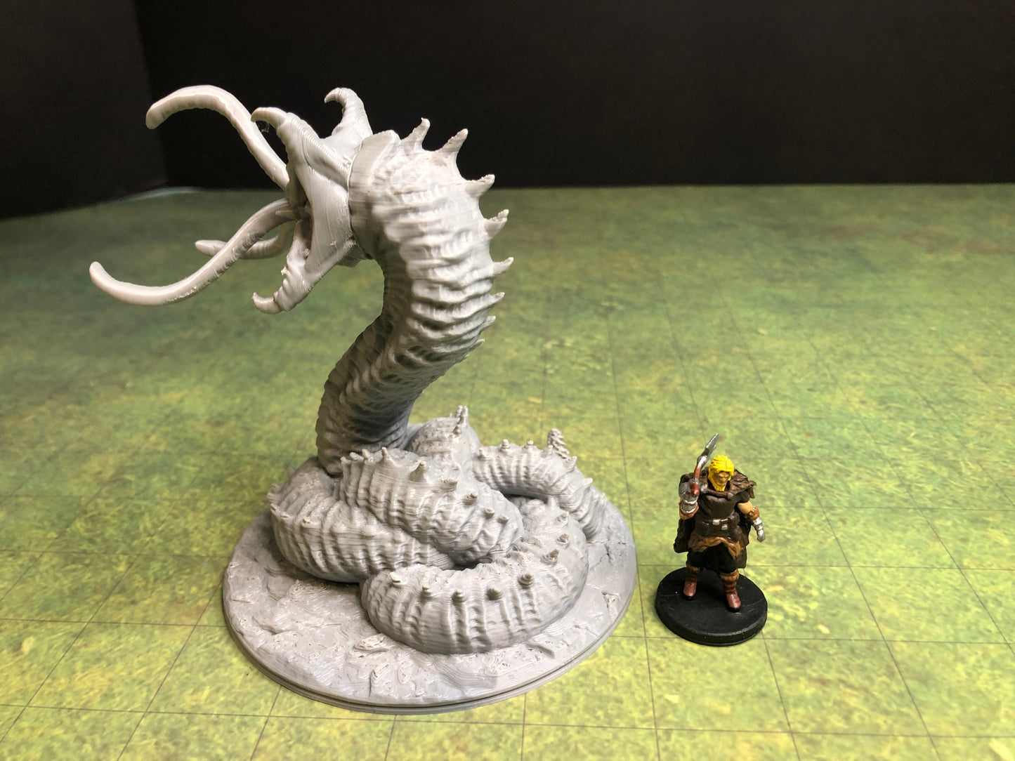 Alpha Larva Gargantuan Miniature – 28-33mm Scale | Massive Underdark Beast