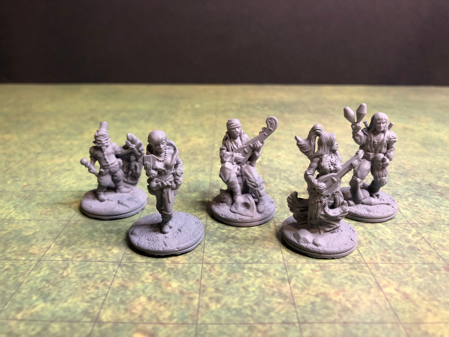 Performance Troupe Miniature Set – 28-33mm Scale | Bards & Entertainers