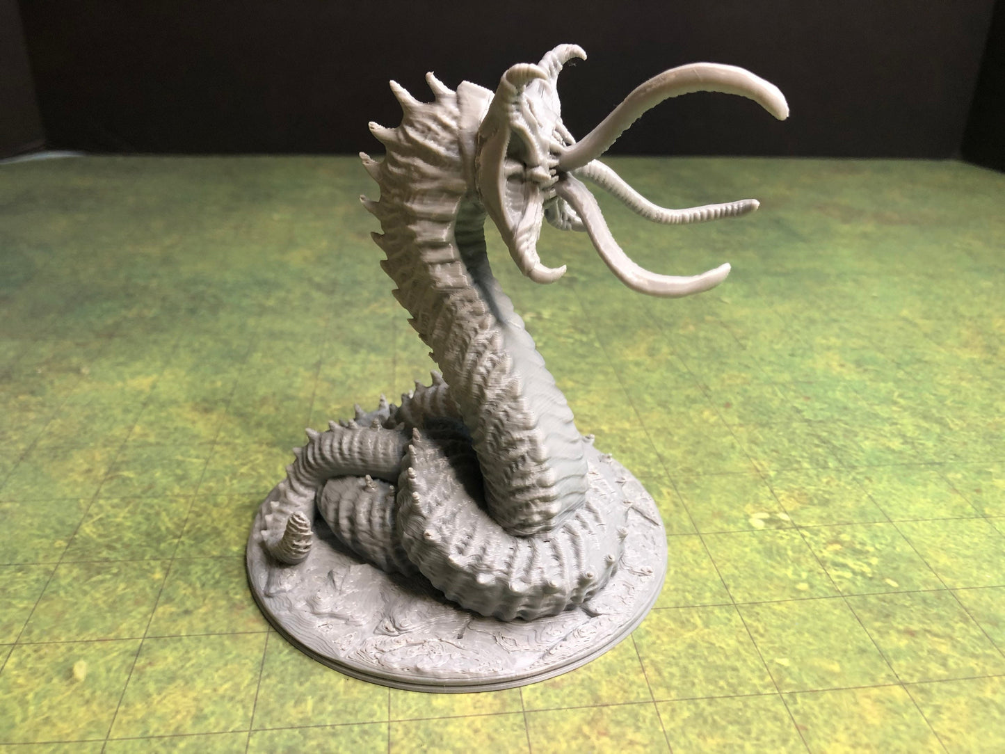 Alpha Larva Gargantuan Miniature – 28-33mm Scale | Massive Underdark Beast