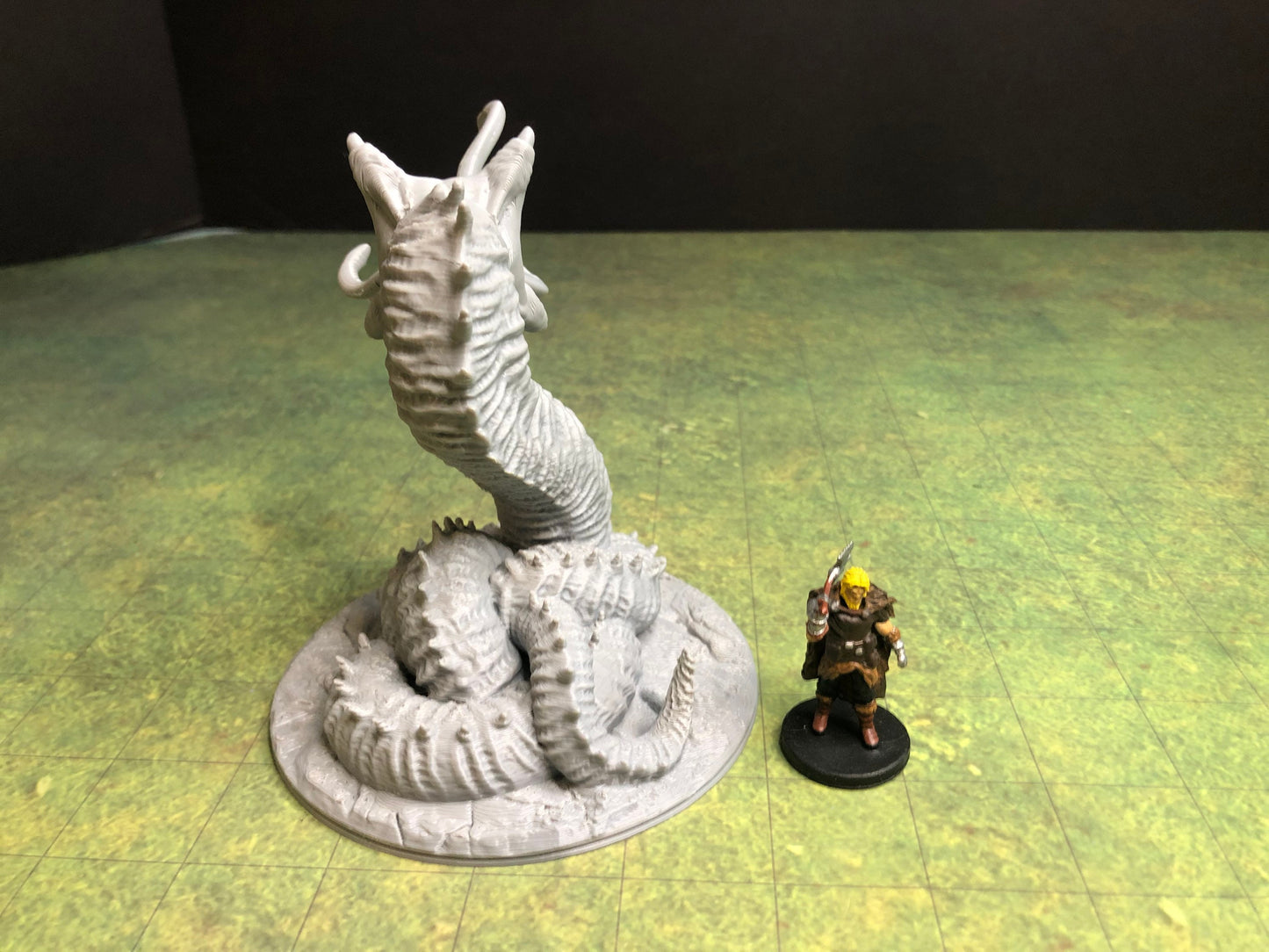 Alpha Larva Gargantuan Miniature – 28-33mm Scale | Massive Underdark Beast