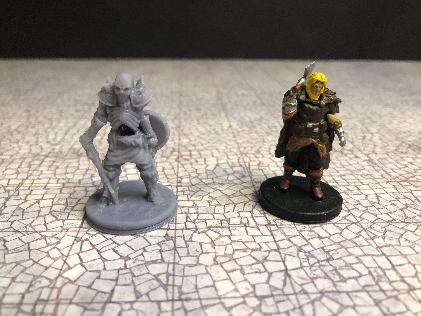 Icy Skeleton Miniature – 28-33mm Scale | Frozen Undead for Arctic RPG Encounters